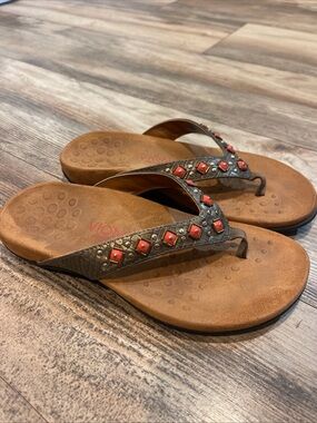 Vionic Women's Size 7 US 340 Floriana Bronze Embellished Thong Flip Flop Sandals